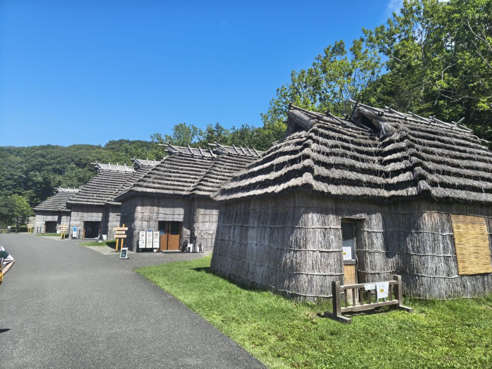 ウポポイのコタン(伝統家屋)